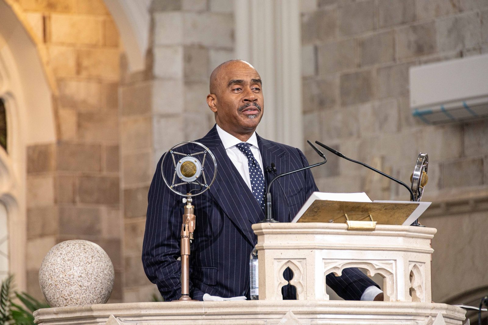 Apostle Pastor Gino Jennings